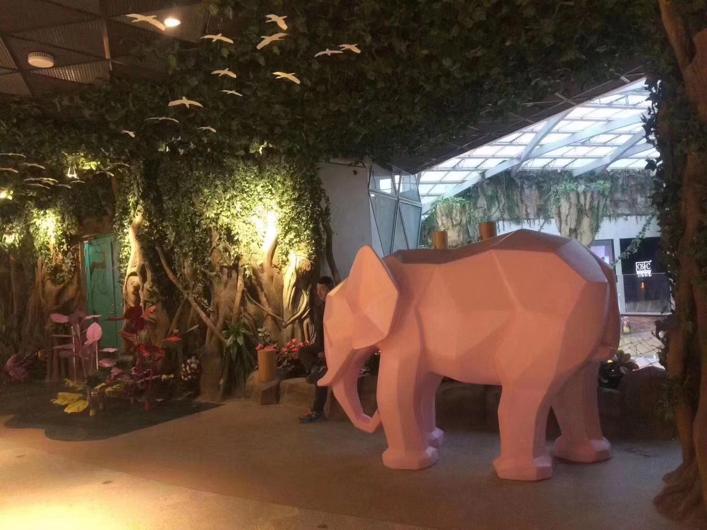 玻璃鋼大象動物雕塑